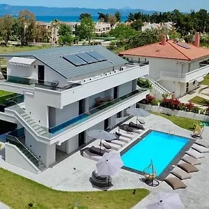 Gasthof V Luxury, Pefkochori